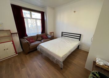 Thumbnail 5 bed detached house to rent in Abbotts Road, Southall