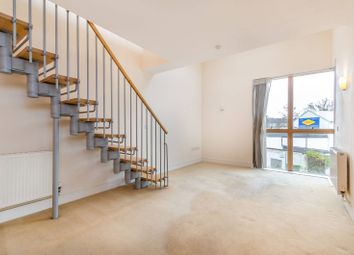 3 Bedrooms Flat to rent in Leslie Park Road, East Croydon CR0