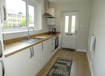 2 Bedrooms Flat to rent in Orchard Way, Guiseley, Leeds LS20
