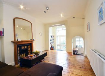2 Bedrooms Maisonette to rent in Caledonian Road, Caledonian Road N7
