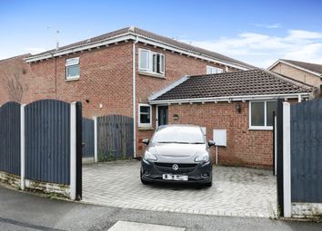 Thumbnail Town house for sale in Grizedale Close, Sothall, Sheffield, South Yorkshire
