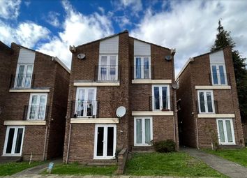 Thumbnail 2 bed flat for sale in Stonegrove Gardens, Edgware