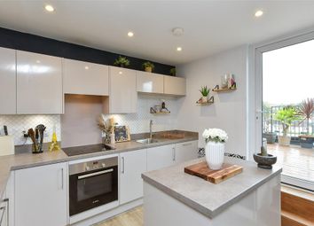 Thumbnail 2 bed flat for sale in Davigdor Road, Hove, East Sussex