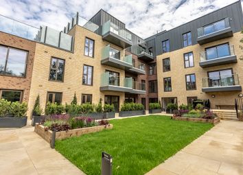 Thumbnail Flat for sale in Hillview Gardens, London