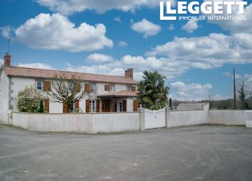 Thumbnail 5 bed villa for sale in Neuvy-Bouin, Deux-Sèvres, Nouvelle-Aquitaine