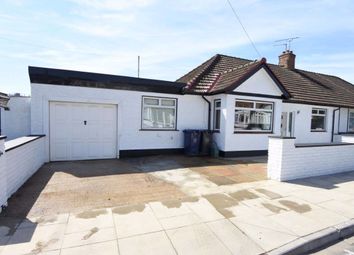 4 Bedrooms Bungalow to rent in Lowfield Road, London W3