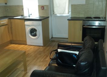 1 Bedrooms Flat to rent in Harlech Road, Leeds LS11