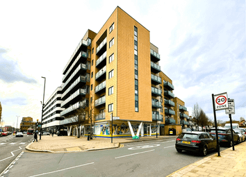 Thumbnail Flat to rent in North Drive, Hounslow