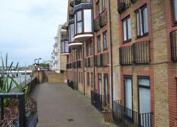 2 Bedrooms Flat to rent in Rotherhithe Street, Rotherhithe SE16