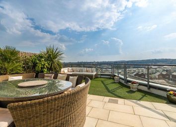 Thumbnail Penthouse for sale in Carmichael Avenue, Greenhithe
