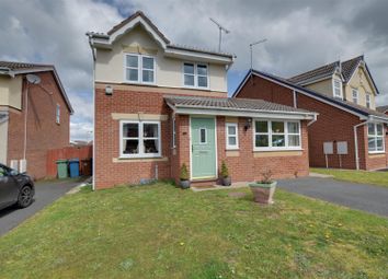 3 Bedrooms Detached house for sale in Helston Close, Stafford ST17