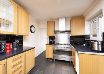 3 Bedrooms Flat to rent in Barking Road, London E13