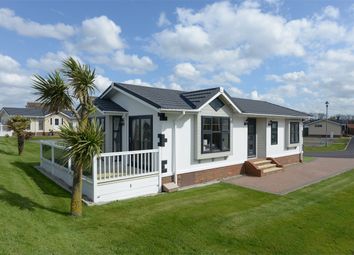 2 Bedrooms Detached bungalow for sale in Faversham Road, Seasalter, Whitstable, Kent CT5