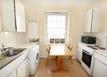 3 Bedrooms Flat to rent in Greatfield House, Kentish Town, London NW5