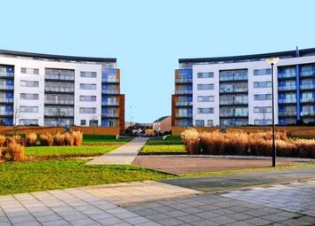 2 Bedrooms Flat to rent in Tideslea Path, West Thamesmead SE28