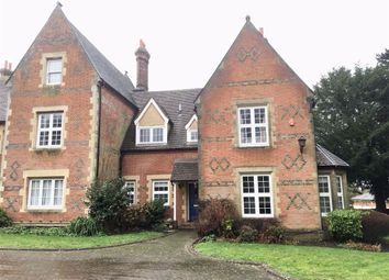 Thumbnail 2 bed flat to rent in Wrotham Road, Meopham, Gravesend