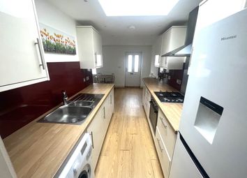 Thumbnail 2 bed flat to rent in Beachgrove Road, Bristol, England