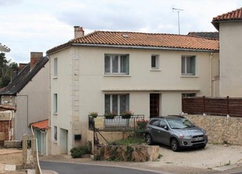 Thumbnail 3 bed property for sale in Poitou-Charentes, Vienne, L'isle Jourdain