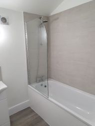 Thumbnail 2 bed flat to rent in Long Lane, Finchley