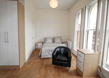 Thumbnail 1 bedroom flat to rent in Clarendon Road, Leeds, #280683