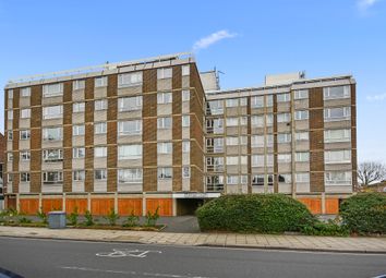 Thumbnail Flat to rent in Heathfield Road, Wandsworth, London