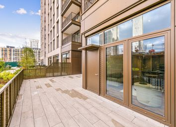 Thumbnail 2 bedroom flat to rent in Parkland Walk, Fulham