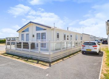 Thumbnail Mobile/park home for sale in Beach Road, Clacton-On-Sea, Essex