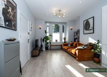 Thumbnail 2 bed flat to rent in Glengall Road, London