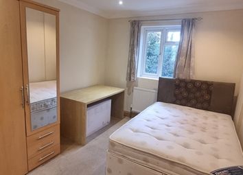 Thumbnail Room to rent in Robinson Road, Colliers Wood, London