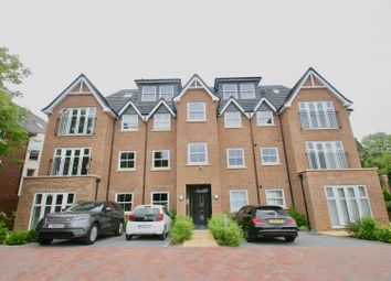 Thumbnail 2 bed flat to rent in Paddockhall Road, Haywards Heath