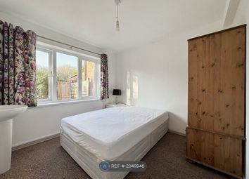 Thumbnail Room to rent in Thornbera Road, Bishop's Stortford