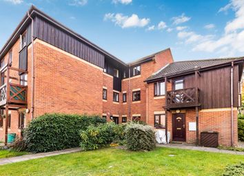 Thumbnail Flat to rent in Roebuck Court, Didcot