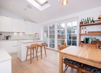 Thumbnail Maisonette to rent in Colney Hatch Lane, Muswell Hill, London