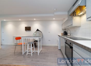 Thumbnail Flat to rent in Crossford Street, London
