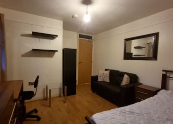 Thumbnail Shared accommodation to rent in 20 Walnut Gardens, London