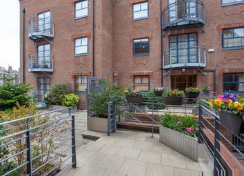 Thumbnail 2 bed flat to rent in Skeldergate, York
