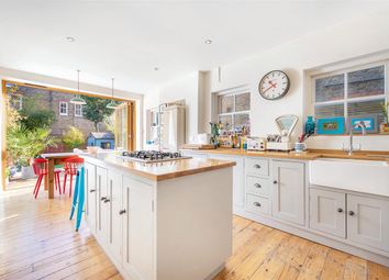 4 Bedrooms Terraced house for sale in Wontner Road, London SW17