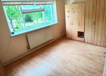 Thumbnail 1 bed flat to rent in Lascelles Close, Leytonstone