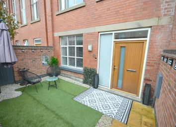 Thumbnail Town house for sale in Cowper Street, Leicester