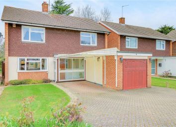 4 Bedrooms Detached house for sale in Woodgavil, Banstead SM7