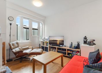 Thumbnail 1 bed flat to rent in East Barnet Road, Barnet