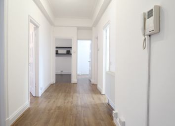 Thumbnail 3 bed flat to rent in Vivian Avenue, London