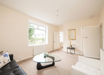 2 Bedrooms Flat for sale in 34 Broomfield Crescent, Edinburgh EH12