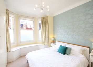 Thumbnail 1 bedroom flat to rent in Lavender Gardens, Battersea, London