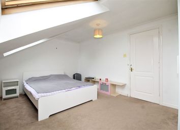 1 Bedrooms Studio to rent in Schooner Close, London E14