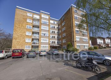 3 Bedrooms Flat for sale in Cranmer Court, Wickliffe Avenue, Finchley N3