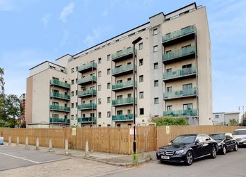 2 Bedrooms Flat for sale in Bellvue Court, Staines Road, Hounslow TW3