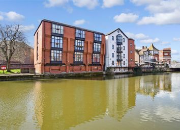 Thumbnail 1 bed flat to rent in Medway Wharf Road, Tonbridge