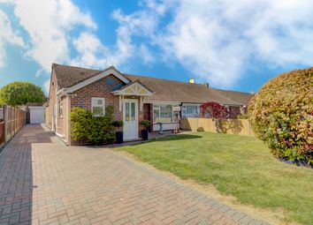 2 Bedrooms Bungalow for sale in Orchard Gardens, Woodgate, Chichester PO20