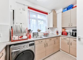 Thumbnail 3 bedroom flat to rent in St Peters Street, Angel, London